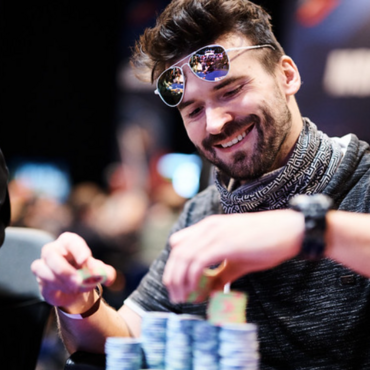 King's LNDA: Finále Main Eventu chipleaduje Slovák Cibíček a finalisty High Rolleru vede Zeman