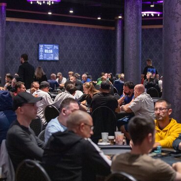 Card SK Royal €250K GTD: Posledních 16 hráčů v Main Eventu!