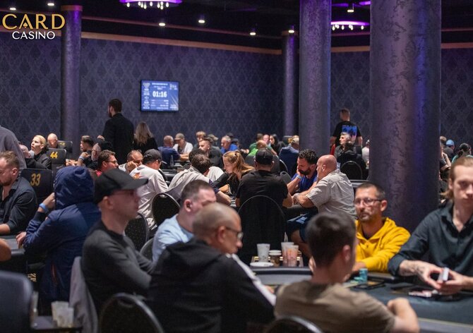 Card SK Royal €250K GTD: Posledních 16 hráčů v Main Eventu!