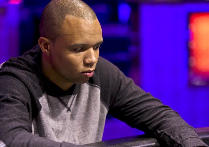 Phil Ivey na náramek zase nedosáhl
