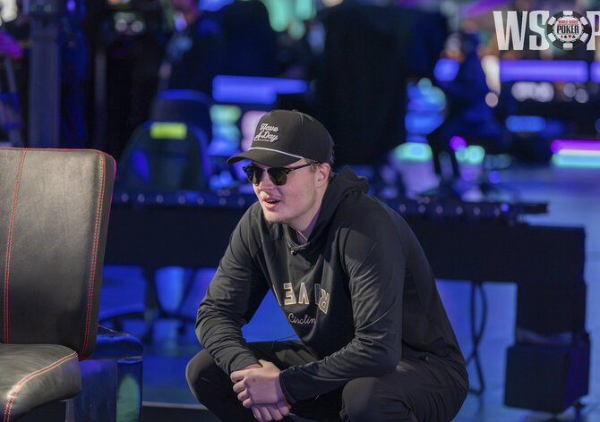Lucas Jumalon: Na jaře chtěl končit s pokerem, teď chipleaduje final table WSOP