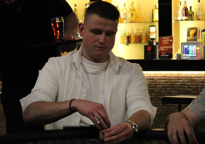 Hilton 1 Million Crown Series: Adam Špulák získal chipleader bonus v sobotním flightu 1F