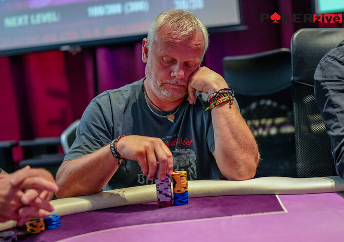 Rebuy Stars Kladno: Mezinárodní 3-way deal v Big Tuesday eventu s českým vítězem Zdeňkem Sárovcem