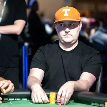 High Stakes Poker TV: Epický blaf s deset high nevyšel a "Texas Mike" pot ve výši $4,2M nezískal
