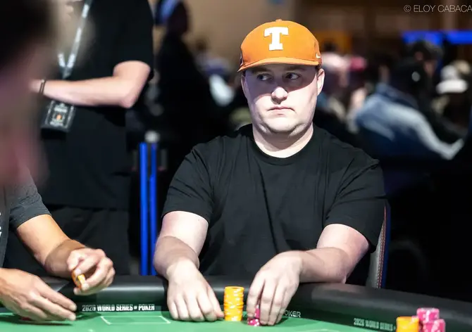 High Stakes Poker TV: Epický blaf s deset high nevyšel a "Texas Mike" pot ve výši $4,2M nezískal