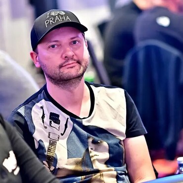 King's BPC: V PLO eventu se účastnil rovného 4-way dealu zkušený český hráč, "beerguideprague"
