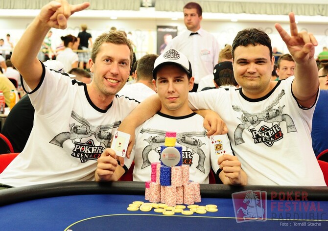 PFP 2012: V turnaji týmů zvítězilo trio hráčů PokerAreny