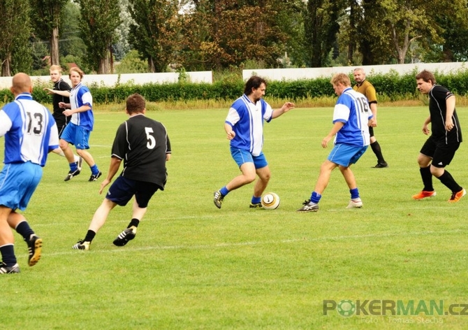 Pokerzive Team zůstal ve fotbalovém derby za očekáváním