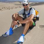 Brian Townsend dal pokeru vale. Trénuje na Sahara desert race