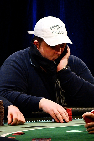 Dědičova cashgame se v průběhu ČPT přesouvá do Card Casina. V úterý znovu kraloval Paštika!