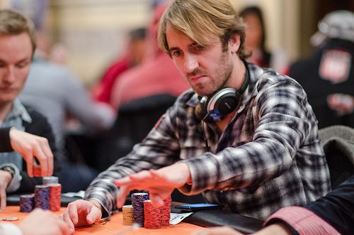 Francouz Lacay chipleaduje WPT Montreal i díky 3-betům s T-6o