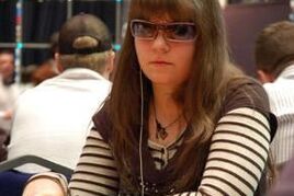 CC.com: Pokerový víkend s bonusy pro každého a bounty turnaj s Annete
