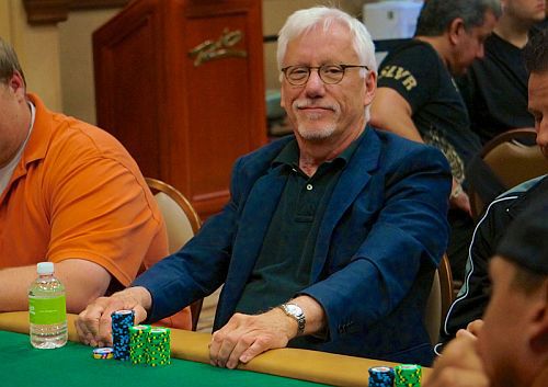 WSOP PicBlog: Herec James Woods, plavec Michael Phelps, Hellmuth, Negreanu...