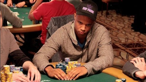 WSOP: Phil Ivey si jde pro desátý náramek