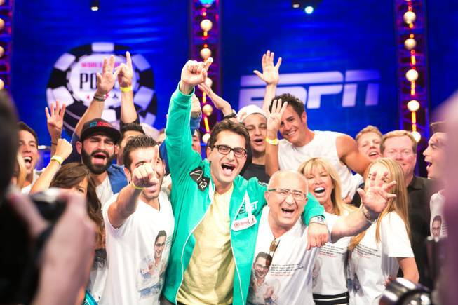 Antonio Esfandiari: „Online poker vytváří v USA pracovní příležitosti“