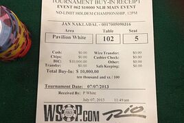 WSOP Main Event: Brunson, Cates, Kokoška i Nakládal jdou dál