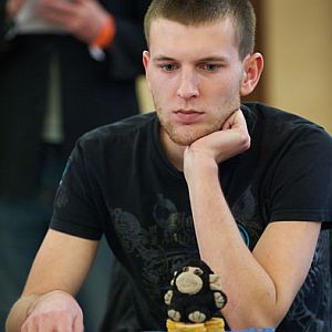 WSOP: Geshkenbein je na mizině. Stakeři marně čekají na své peníze