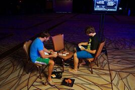 WSOP PicBlog: Kulečníky místo pokerových stolů, &quot;Číňan&quot; na židli a finále Main Eventu