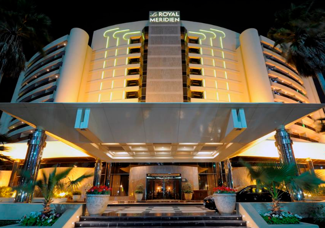 Luxusní londýnský hotel spílá Stazskovi kvůli Facebooku! Kde je pravda?