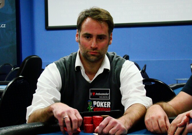 Freeroll ČPT 2013: Finálovou osmnáctku chipleaduje Flary