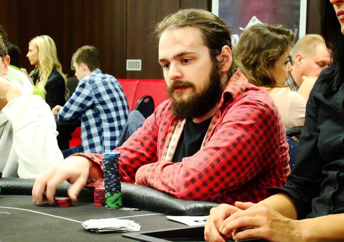 Main Event GCOP: Ve dni 1A řádil Fedor Stadtrucker, dál jde 11 českých hráčů