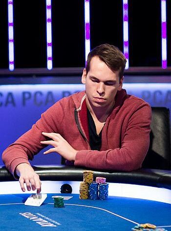 PCA: Super High Rolleru vévodí po prvním dni Martin Finger