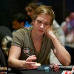 Viktor Blom prohrál v 2-7 Triple Draw $400.000