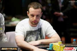 Ami &quot;UhhMee&quot; Barer chipleaduje finálový stůl Main Eventu Aussie Millions