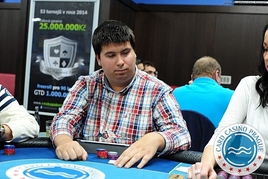 WSOPC Bicycle: Karel Kratochvíl postoupil do druhého dne s vysoce nadprůměrným stackem