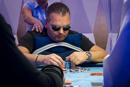 PLO Championship: Pokračuje české trio Kouřil, Binar, Nakládal. Staszko out!