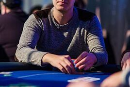 UKIPT Dublin: Silver masivním chipleaderem. Nakládal a Šplíchal pokračují