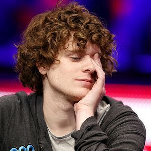 Sam Holden dal pokeru vale a vrhl se na studia
