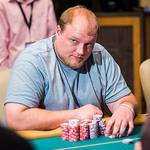 WPT Championship: Hvězdami nabitý FT chipleaduje Keven Stammen