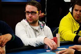 888 Super Stack: Po dni 1B se na velký chiplead prokousal Petr Musílek