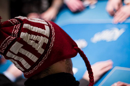 Pátek v King&#039;s: IMOP Main Event den 1b + Hold&#039;em Championship €15K GTD