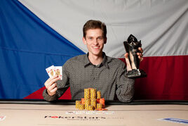 Jan Škampa hovořil o zelené energii. Proč firma zaměstnává pokerové hráče?