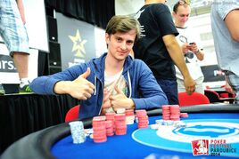 Sedmadvaceti finalistům Main Eventu PFP vévodí Lukáš Vozdecký
