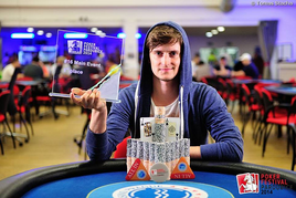 Main Event PFP 2014 ovládl Lukáš Vozdecký