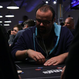 Redbet LIVE Main Event: Lukáš Záškodný postoupil ze dne 1A na průběžné druhé příčce