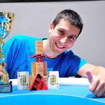 Winner, winner, chicken dinner. Headis si podmanil MČR ve squashpokeru