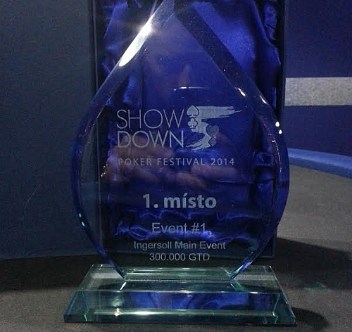 Main Eventu Showdown Poker Festivalu vévodí po dni 1A Ondřej Lakatoš