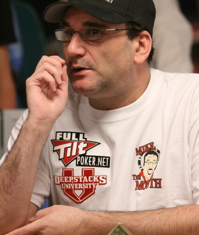 Mike Matusow prodělal komplikovanou operaci zad. Učí se znovu chodit