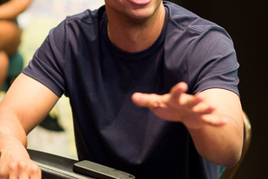 Phil Ivey se na WSOP zatím neukázal. Místo honby za náramky prohrává online!