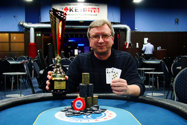Vítězem premiérového SuperFinále Národní Pokerové Ligy je Václav Sýkora