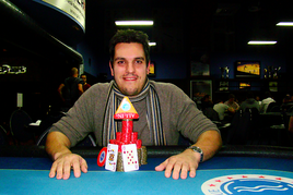 Pololetní finálový freeroll Celebrity Poker Tour se stal kořistí Petra Štursy