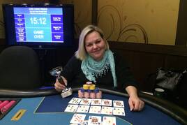 Vítězkou freerollu Open Face Chinese série je Petra Dědičová