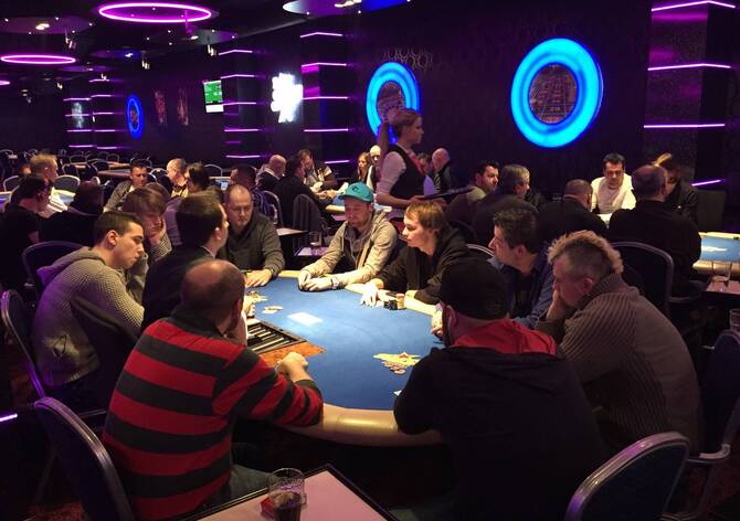 Rebuy Stars 500K GTD: Z prvního startovního dne postoupilo pouze 9 hráčů