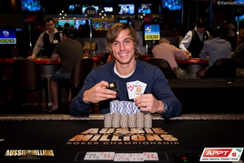 Aussie Millions: $25K Challenge pro Alexe Trevalliona, dnes Main Event a $100K Challenge