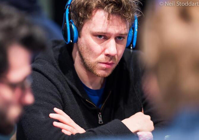 Main Event EPT Deauville: Kevin MacPhee si udržuje průběžnou druhou příčku