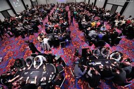 PokerNews Cup Main Event: 1.465 registrací, €310.499 prize-pool, €57.473 pro vítěze!